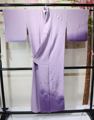 きもの姫桜 アンティーク着物・リサイクル着物・振袖の通販ショップ / 未使用/ 豪華スワトウ刺繍の訪問着